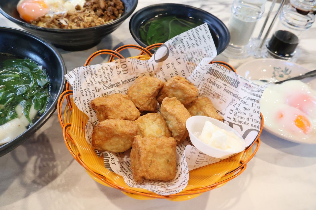 Old Street Cafe 老街咖啡店 at MacPherson Road