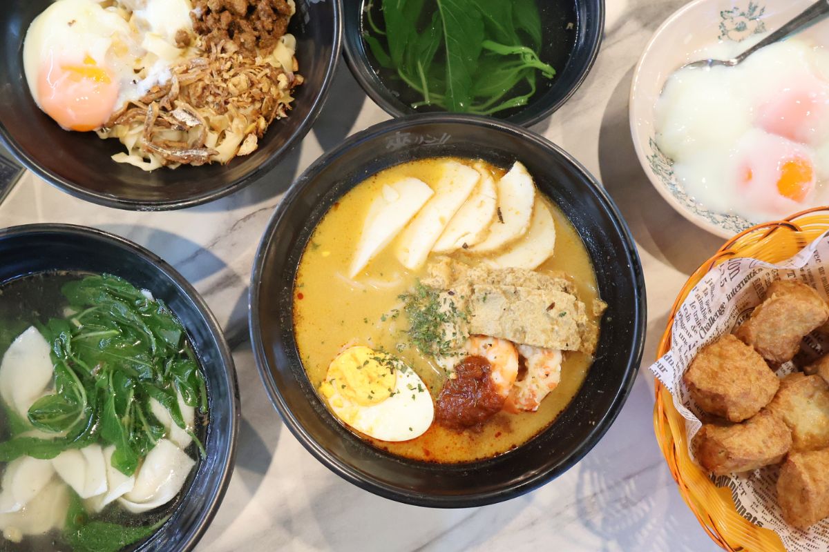 Old Street Cafe 老街咖啡店 at MacPherson Road